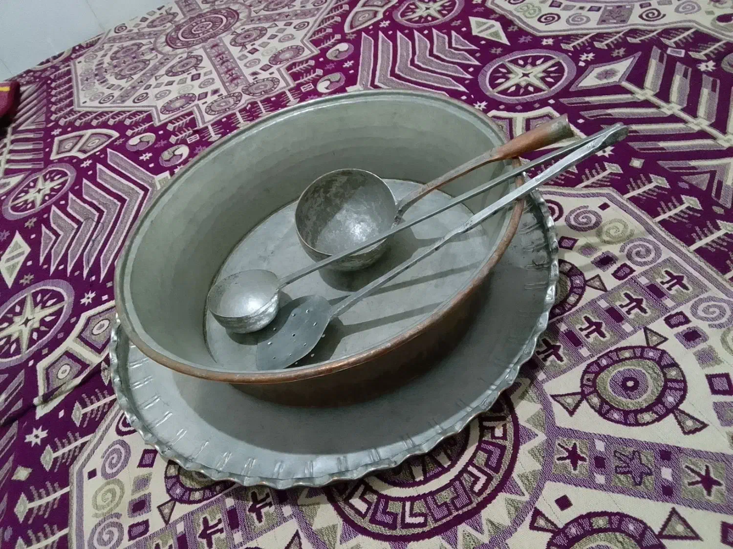 . سلام ظروف مسی  در حد نو،،|کلکسیون اشیاء عتیقه|مشهد, بهمن|دیوار