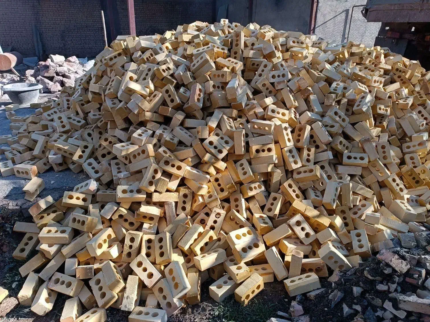 ارسال مستقیم بلوکه سفال و آجر ده سوراخ از کارخانه|مصالح و تجهیزات ساختمان|مشهد, توس (بلوار توس)|دیوار