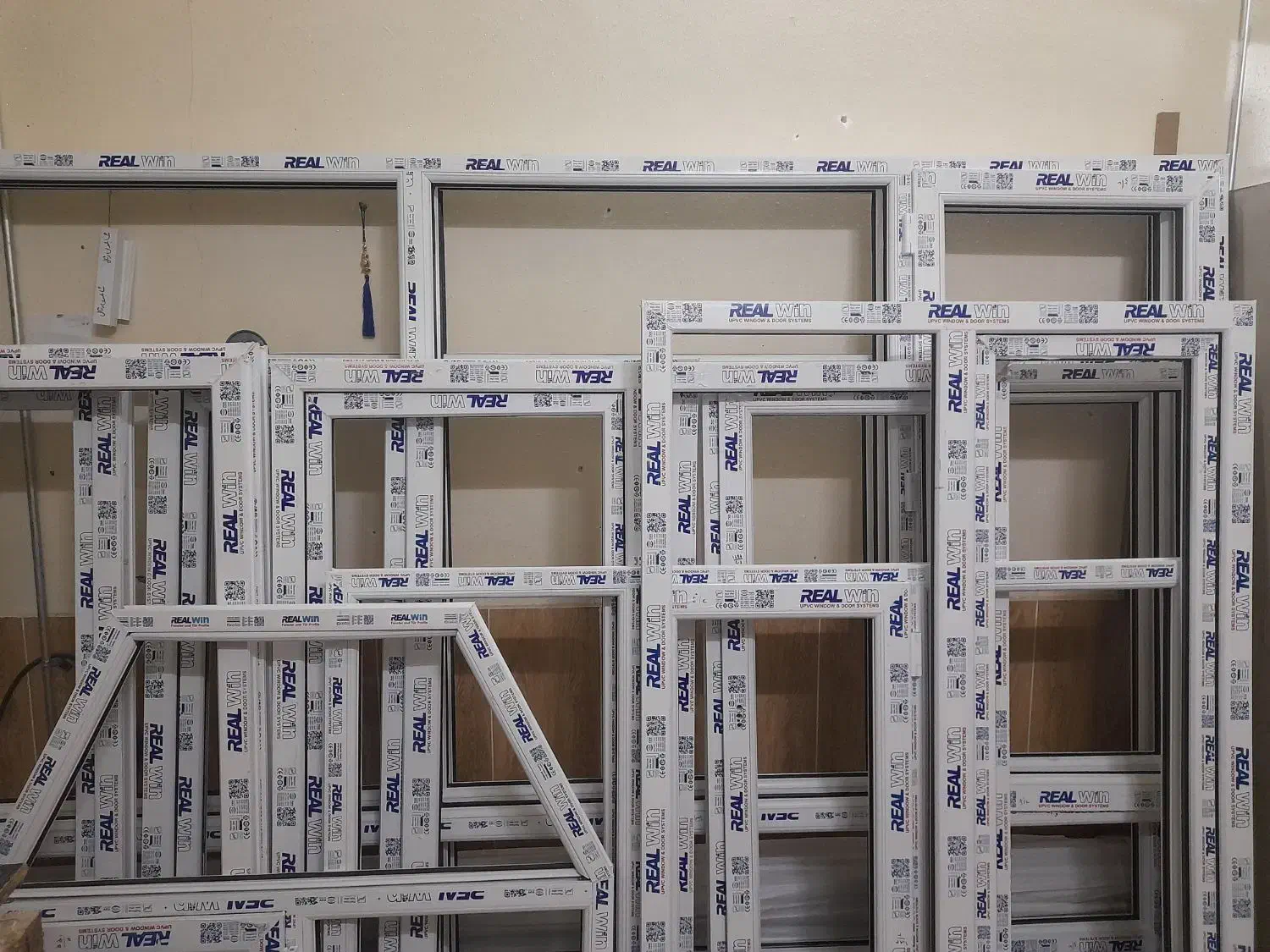 خدمات تولید انواع درب و پنجره ی دوجدارهupvc و توری|خدمات پیشه و مهارت|سبزوار, توحیدشهر|دیوار