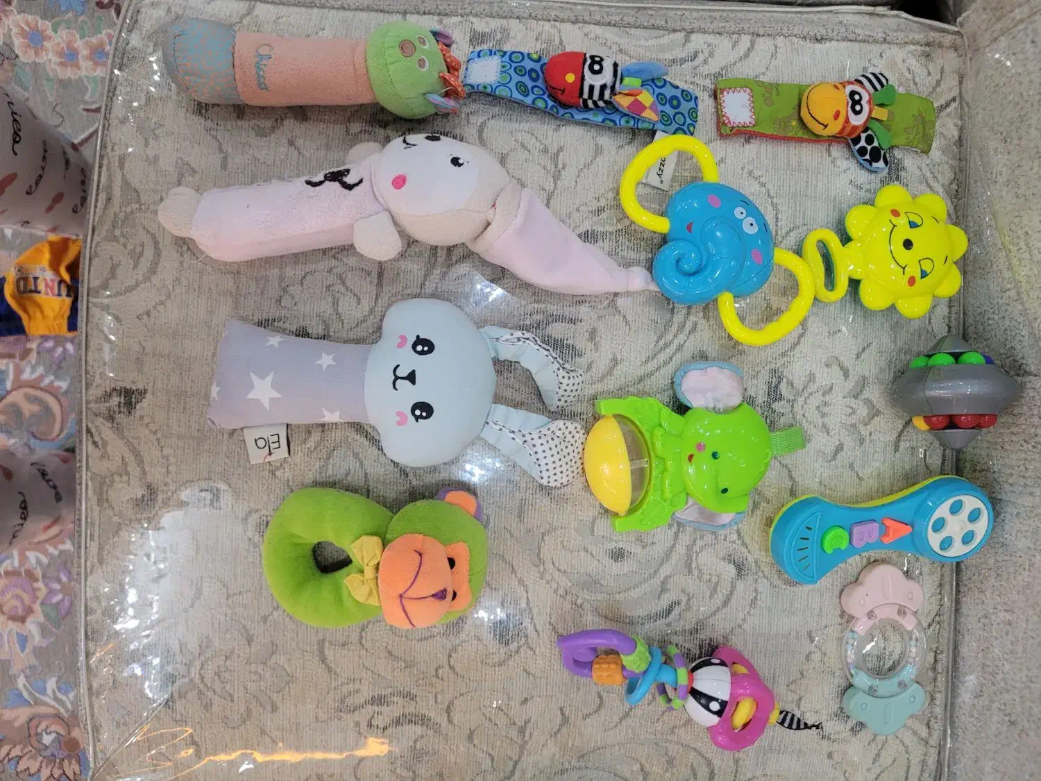 جغجغه|اسباببازی بچه|کرج, باغستان|دیوار