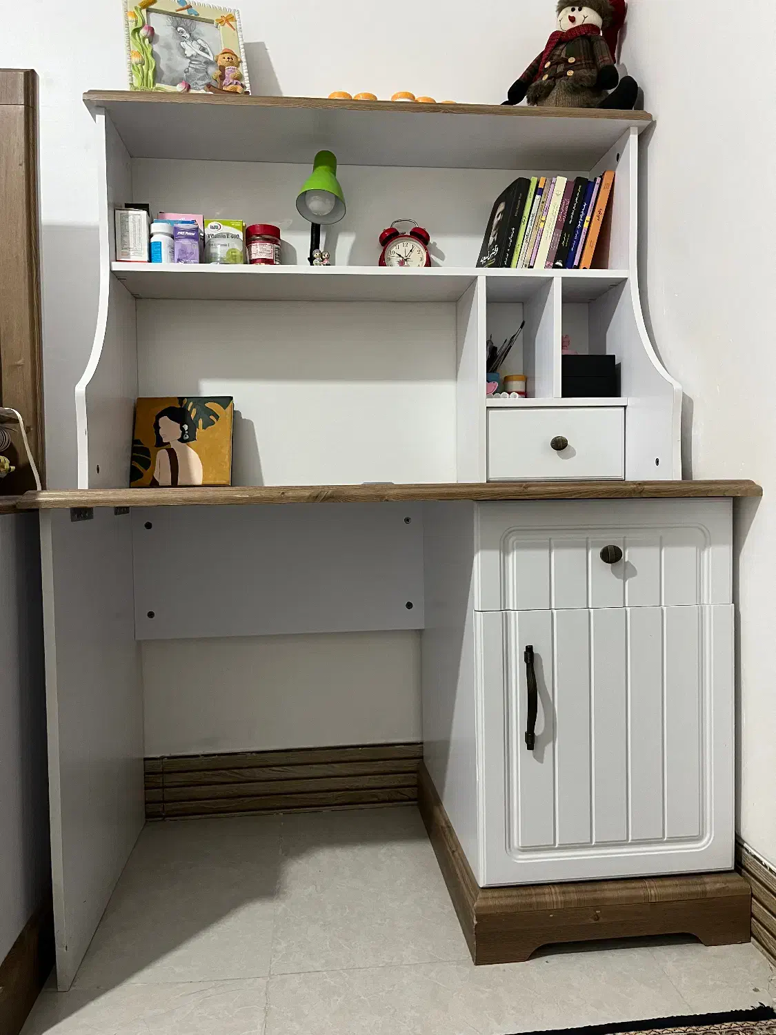 میز تحریر تمیز و سالم مناسب اتاق خواب و کار|میز تحریر و کامپیوتر|مرودشت, ژیان|دیوار