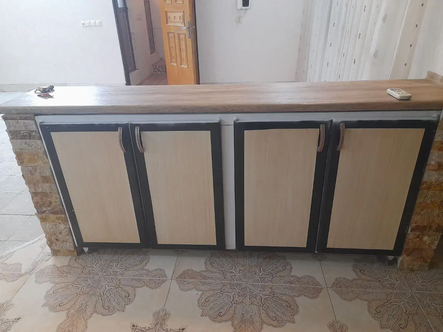 آبچکان و کمدها|آب‌چکان و نظم‌دهنده ظروف|دورود, |دیوار