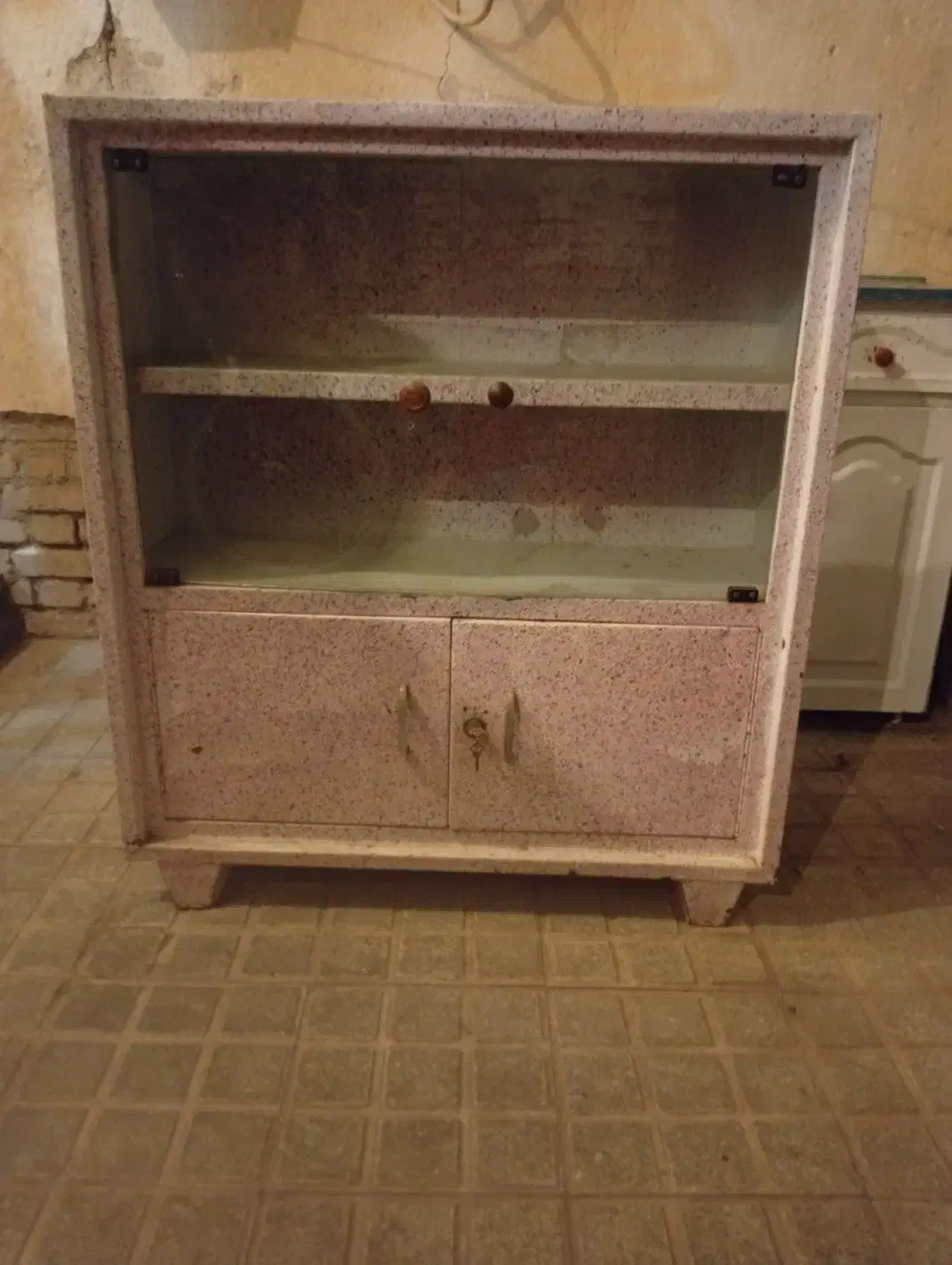 یک جفت کابینت سالم ویک عدد آب چکان|مصالح و تجهیزات ساختمان|ملایر, |دیوار