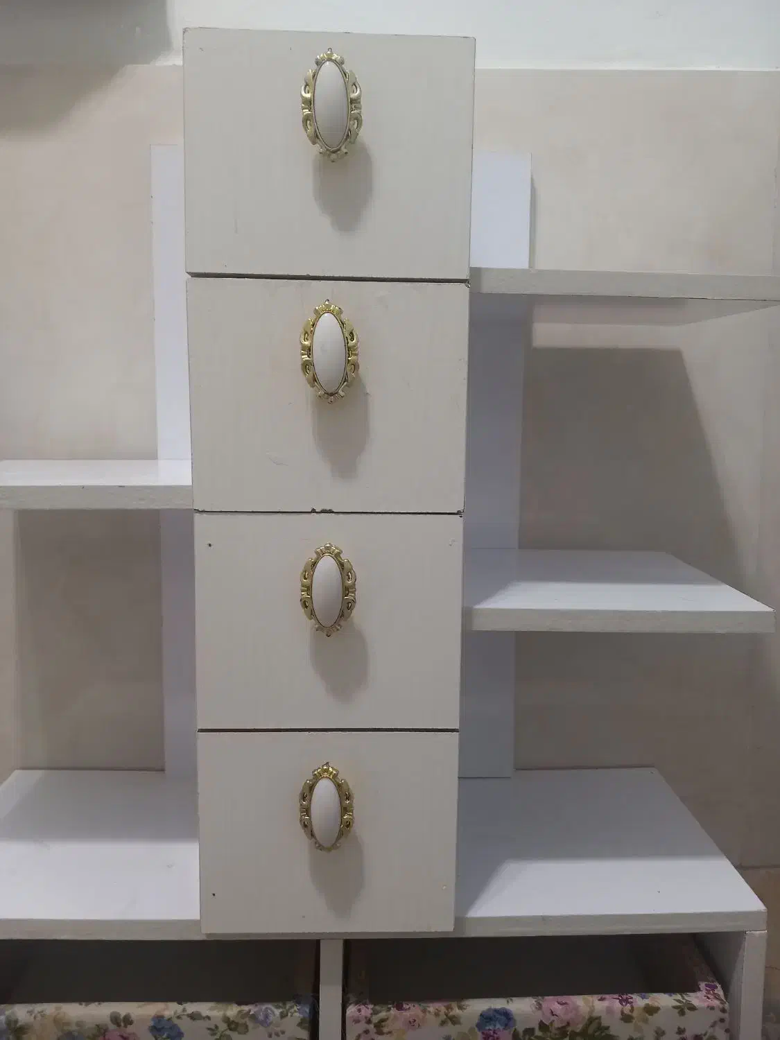 پایه قابلمه|آب‌چکان و نظم‌دهنده ظروف|تربت‌حیدریه, شهید بهشتی|دیوار