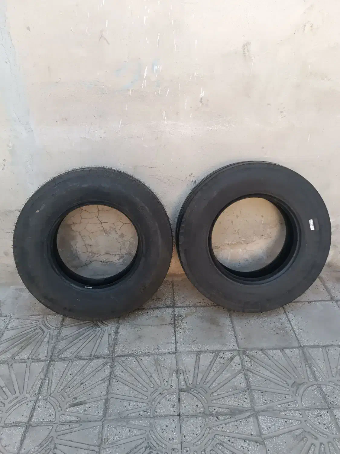 لاستیک. ۱۷/۵-۷۵- ۲۳۵|قطعات یدکی و لوازم جانبی|بروجرد, |دیوار