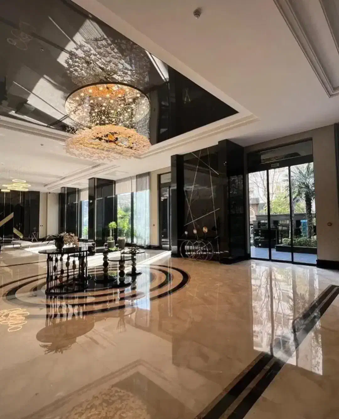 ۱۴۵ متر/ ۲ پارکینگ/ پاگرد مجزا/ ۳خواب/کم واحد