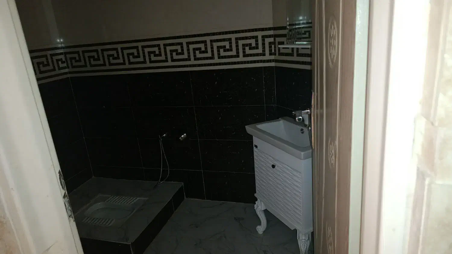 زیر زمین ۱۰۰ متری مناسب آرایشگاه زنانه فردوسی|اجارهٔ مغازه و غرفه|ارومیه, |دیوار