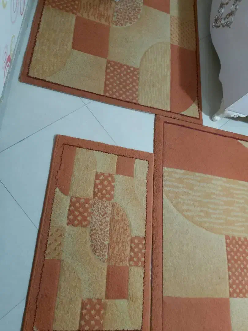 فرش در ابعاد ۳متر و ۱ونیم متر و پادری  هم طرح رنگ|فرش|اهواز, کوروش|دیوار