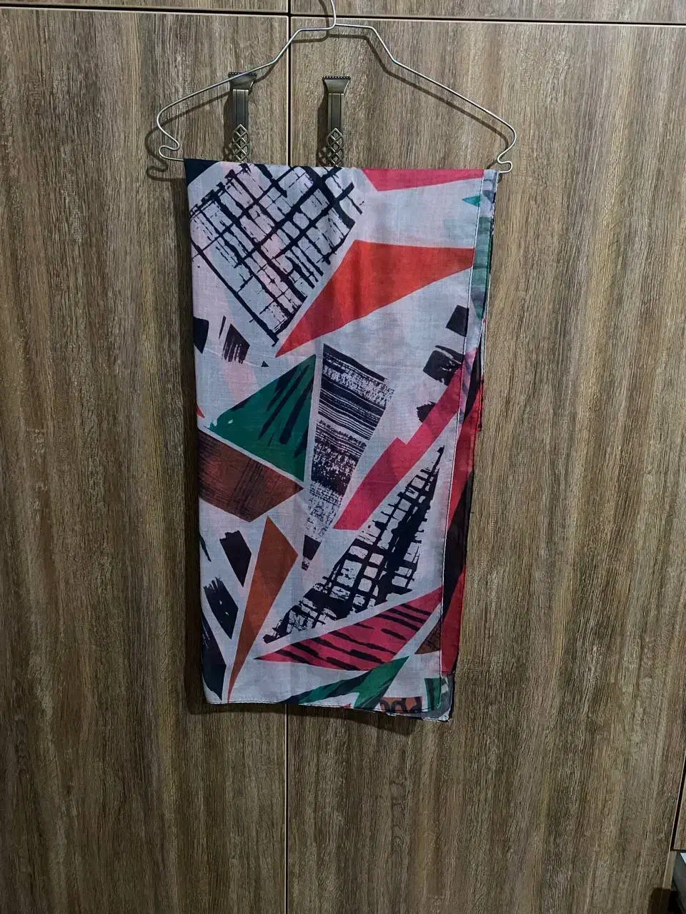 تعداد زیادی شال و روسری نو و در حد نو|لباس|تهران, اباذر|دیوار