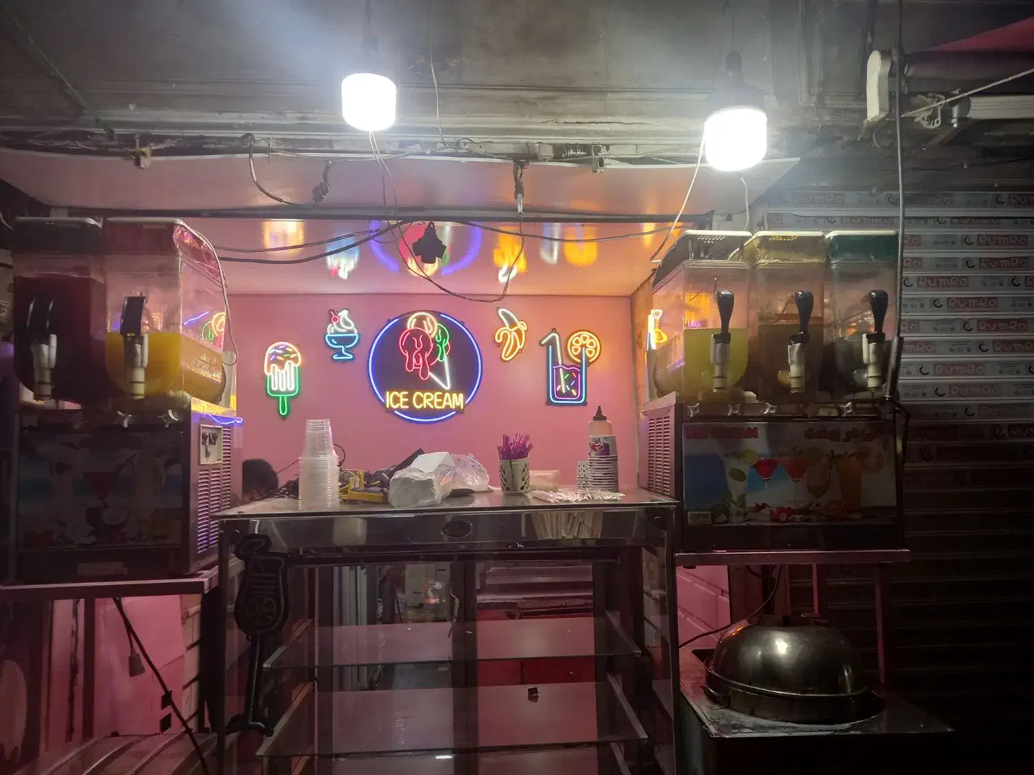 پیتزا زن وکارگر پیتزا وابمیوه فروشی نیازمندیم|استخدام خدمات فروشگاه و رستوران|تهران, نازیآباد|دیوار