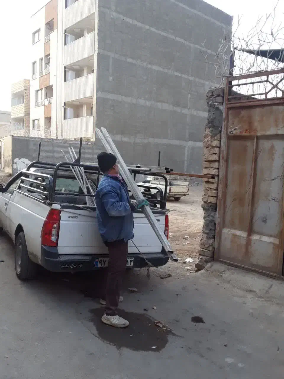 استخدام کارگر فنی (فورمن) یا کارآموز ساختمان|استخدام معماری، عمران و ساختمانی|اصفهان, رزمندگان|دیوار