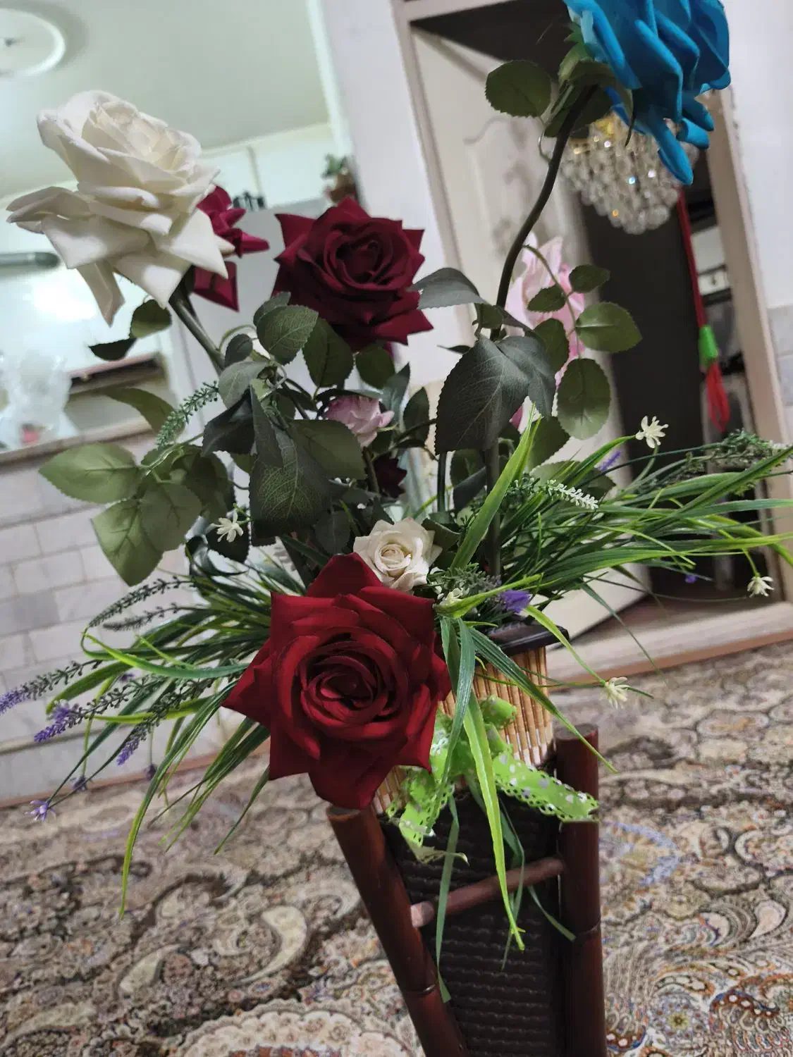 گل مصنوعی مشابه طبیعی|گل مصنوعی|قم, چهل درخت|دیوار