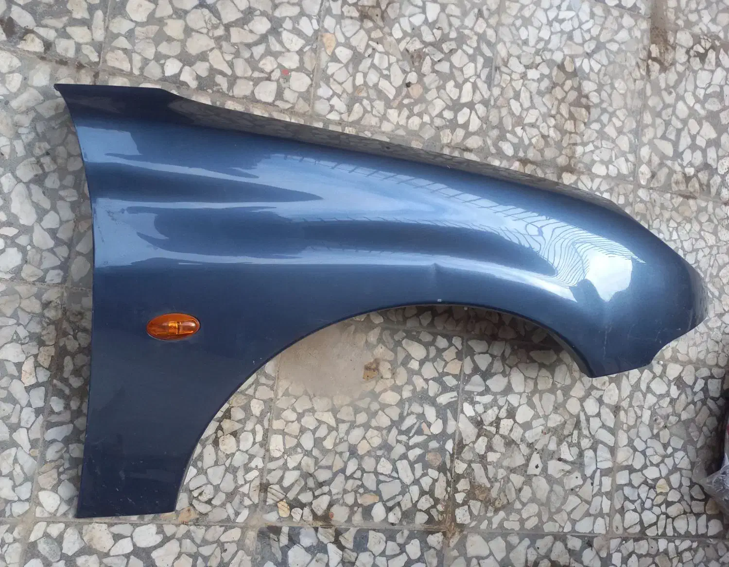 گلگیر ۲۰۶ آرسی  آهنی . چراغ جلو ۲۰۶ .سمت راست|قطعات یدکی و لوازم جانبی|لاهیجان, کوی خزر|دیوار