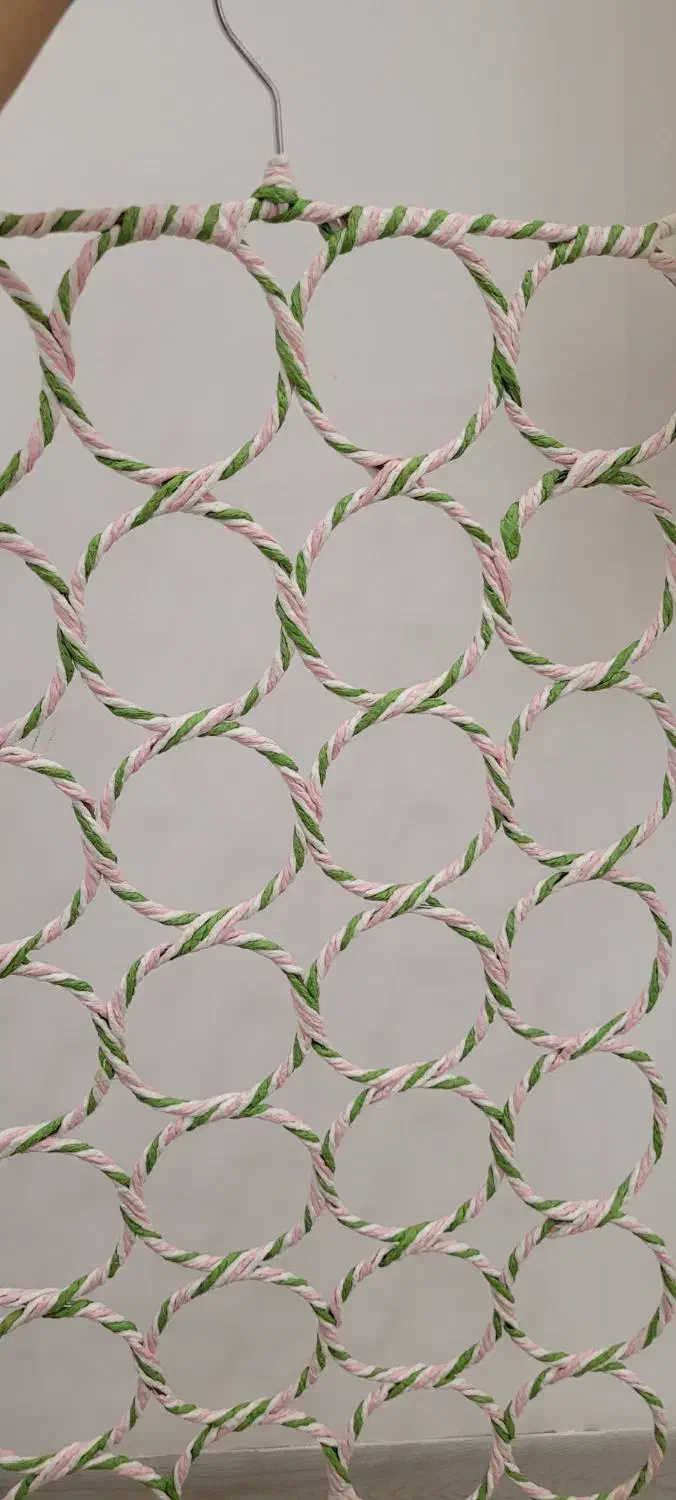 چوب لباسی|بندرخت و رخت‌آویز|شیراز, شهرک گلدشت حافظ‎|دیوار