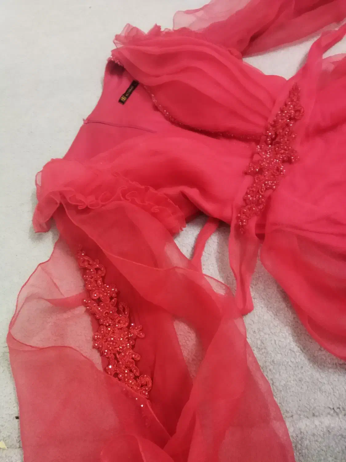 در حد نو|لباس|زارچ, |دیوار