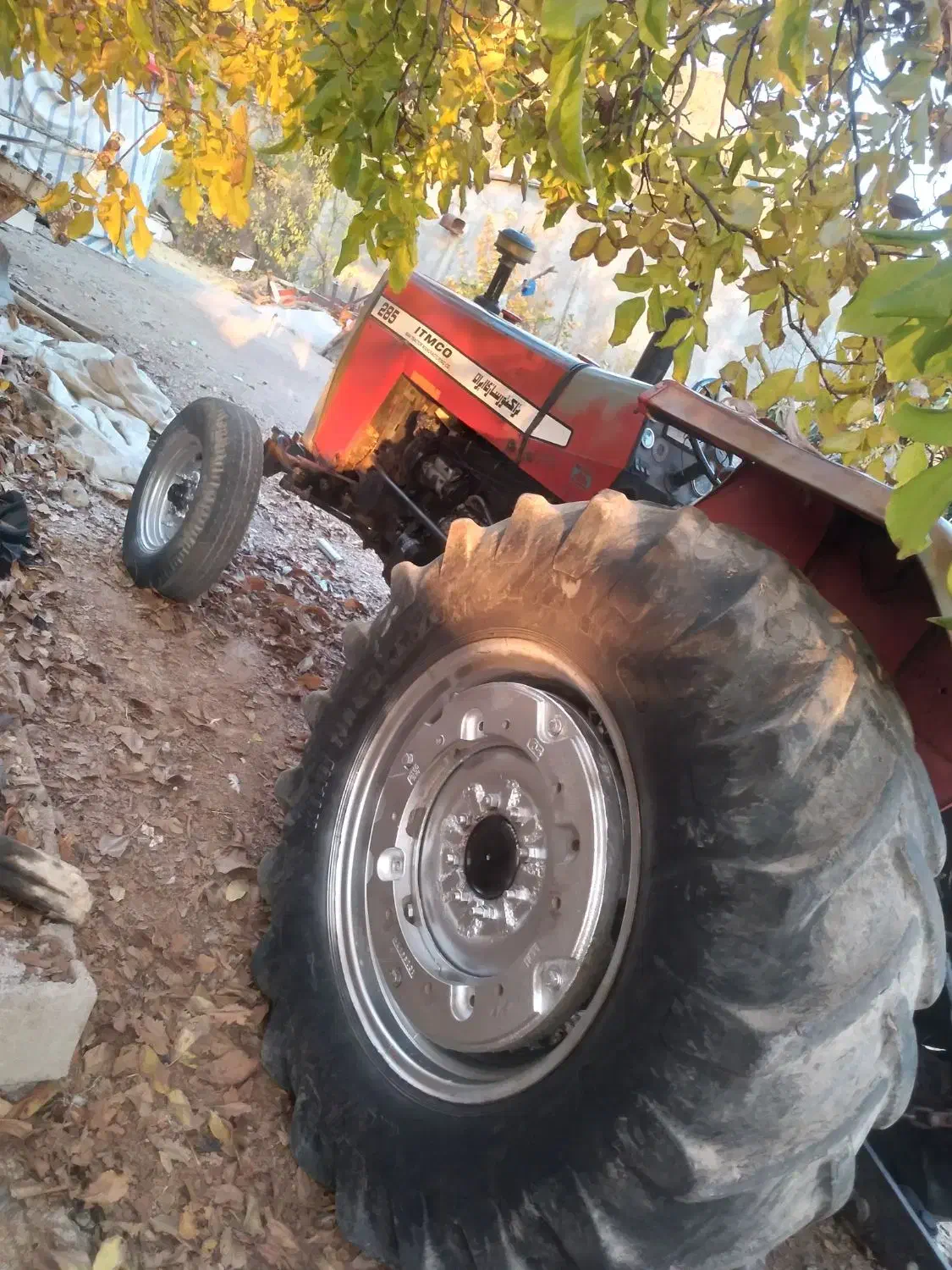 تراکتورفرگوسن۲۸۵|خودرو سنگین|سیسخت, |دیوار