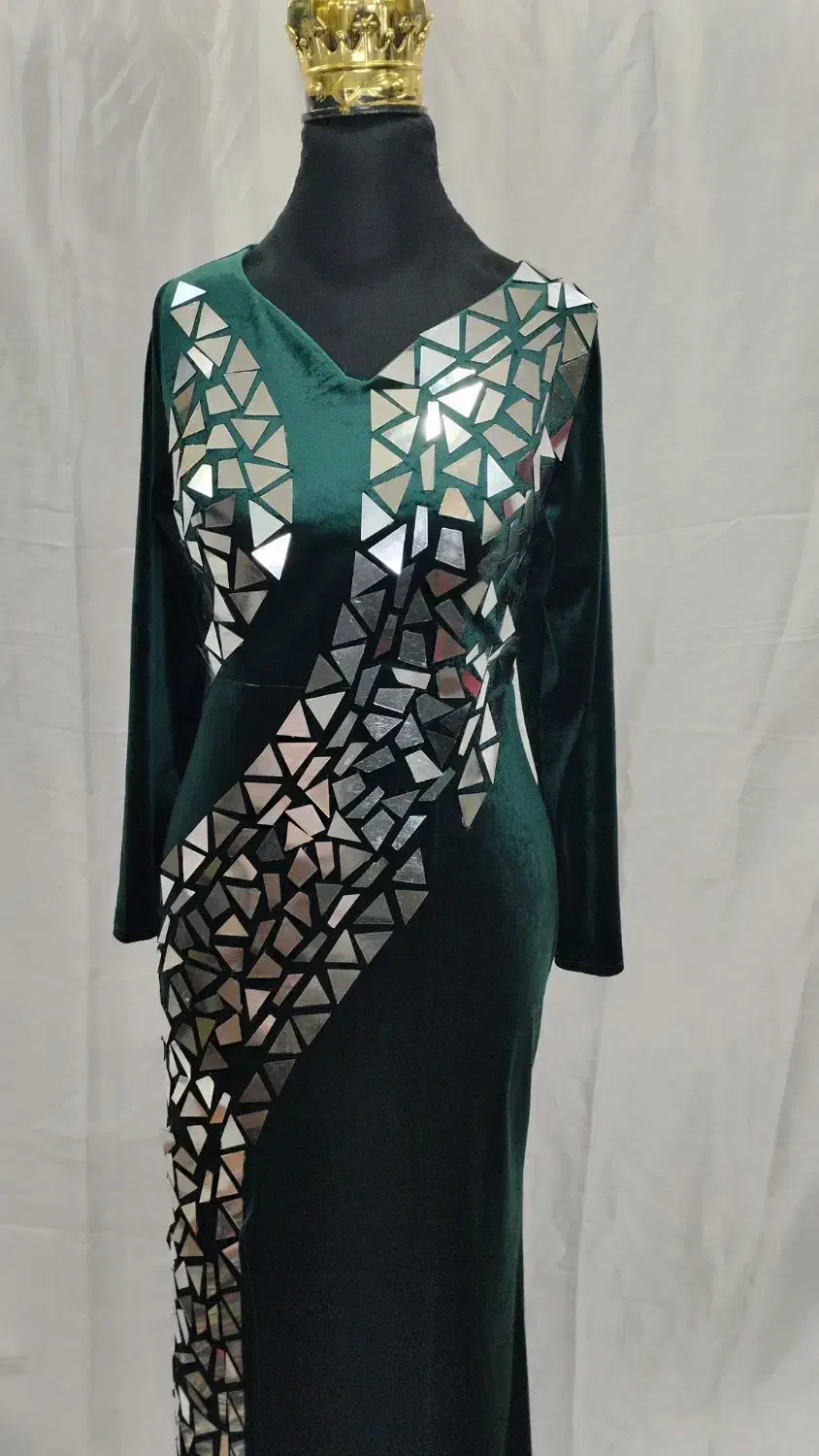 لباس فروشی|لباس|تربت‌حیدریه, مسجد جامع|دیوار