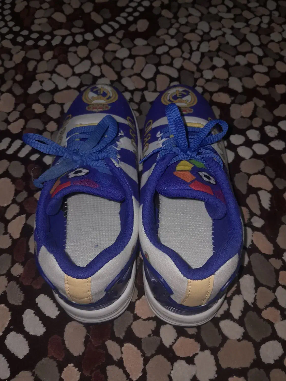 کفش رئال مادرید 41|کیف، کفش، کمربند|ری, شهادت|دیوار