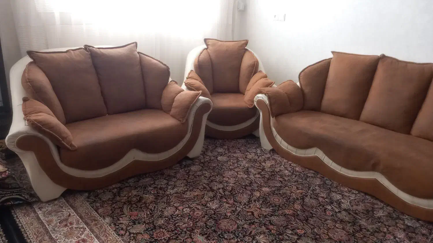 یک دست مبل هفت نفره کار کرده احتیاج به کمی تعمیر|مبلمان خانگی و میز عسلی|همدان, |دیوار