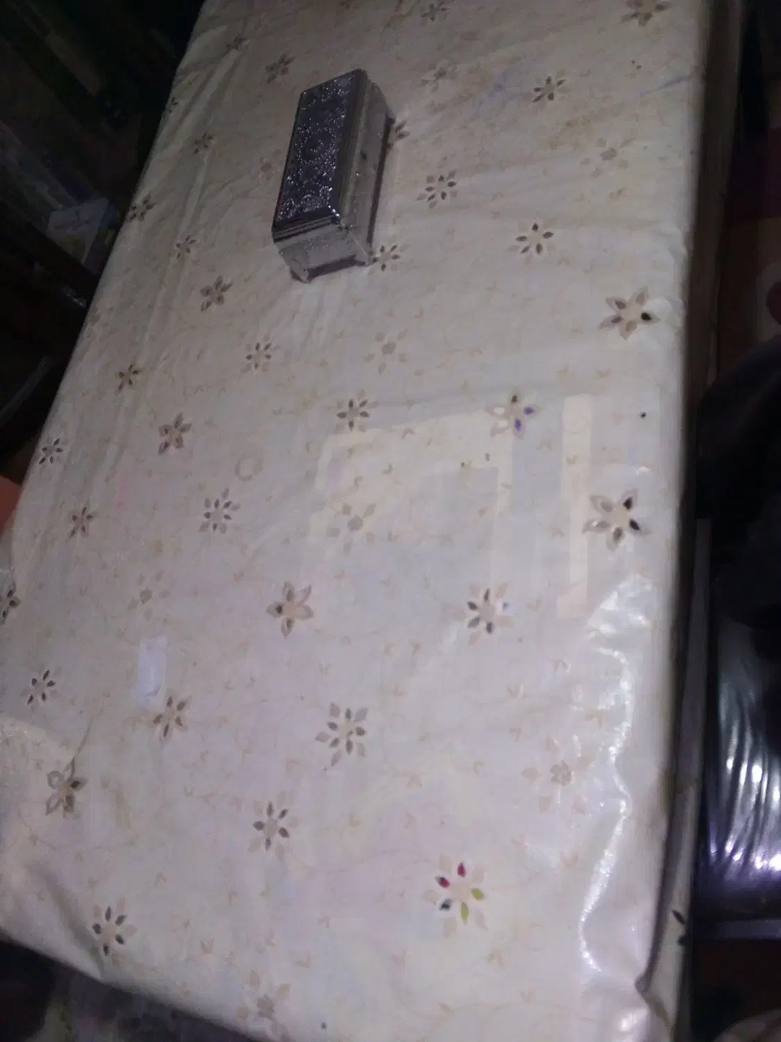 میز غذاخوری|میز و صندلی غذاخوری|تربت‌حیدریه, آغوی|دیوار