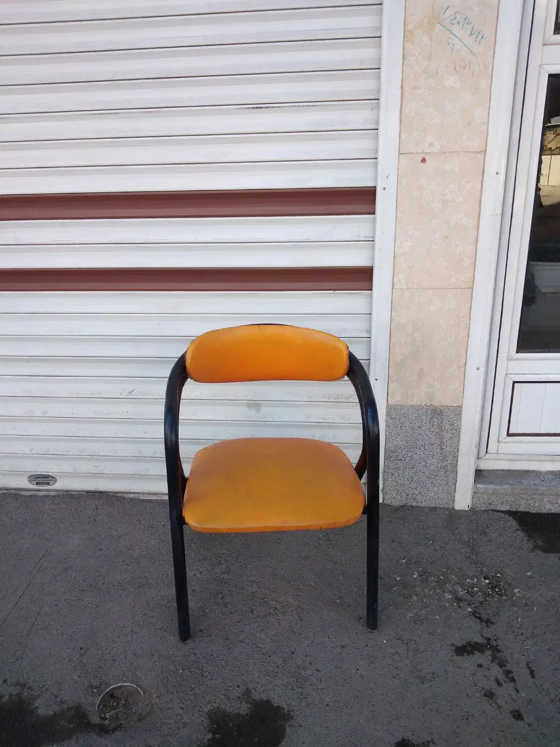 صندلی انتظار به رنک کرم|صندلی و نیمکت|تبریز, |دیوار