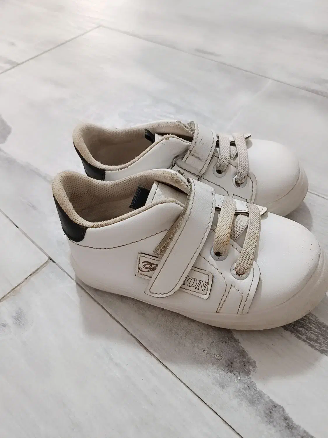 تعدادی کفش در حد نو حراج|کیف، کفش، کمربند|اندیشه, اندیشه فاز ۲|دیوار