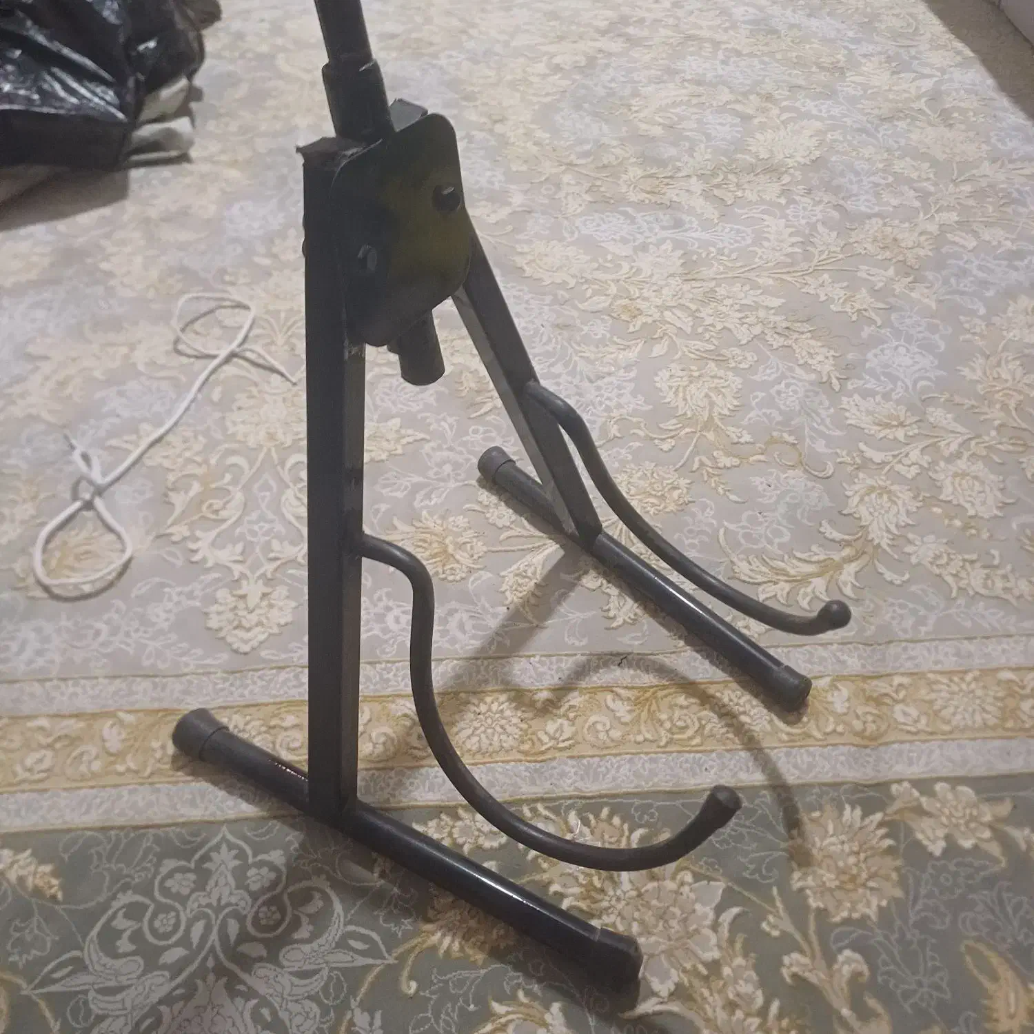 استند گیتار|گیتار، بیس، امپلیفایر|قدس, شهرقدس|دیوار