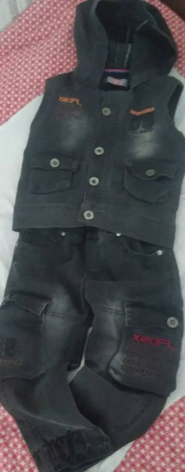 پافر وشلوار لی پسرانه رنگ زغالی|کفش و لباس بچه|بناب, |دیوار