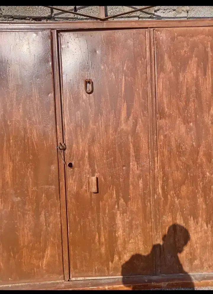 در حیاط|ابزارآلات|تبریز, |دیوار