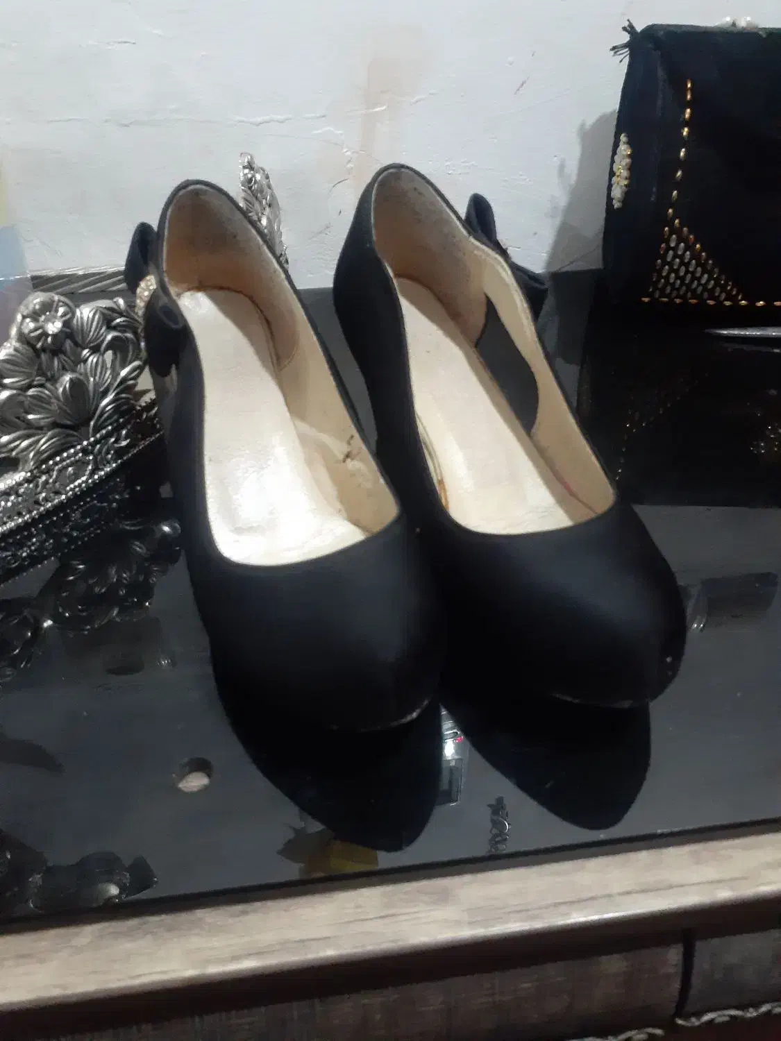 کفش ۲۰۰|کیف، کفش، کمربند|دماوند, مسکن مهر گیلاوند|دیوار