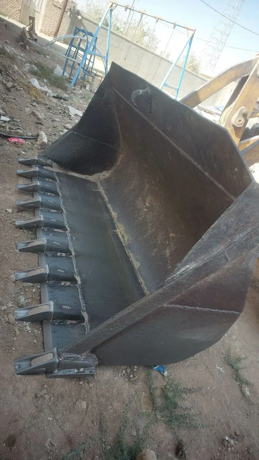 لودر کوماتسو۹۰ سریال۶۲۰۰۰|خودرو سنگین|سمنان, |دیوار