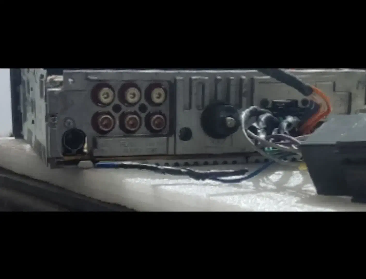 ضبط سونی شش خروجی و ضبط بلاپونکت|قطعات یدکی و لوازم جانبی|شاهین‌شهر, شهرک پردیس|دیوار