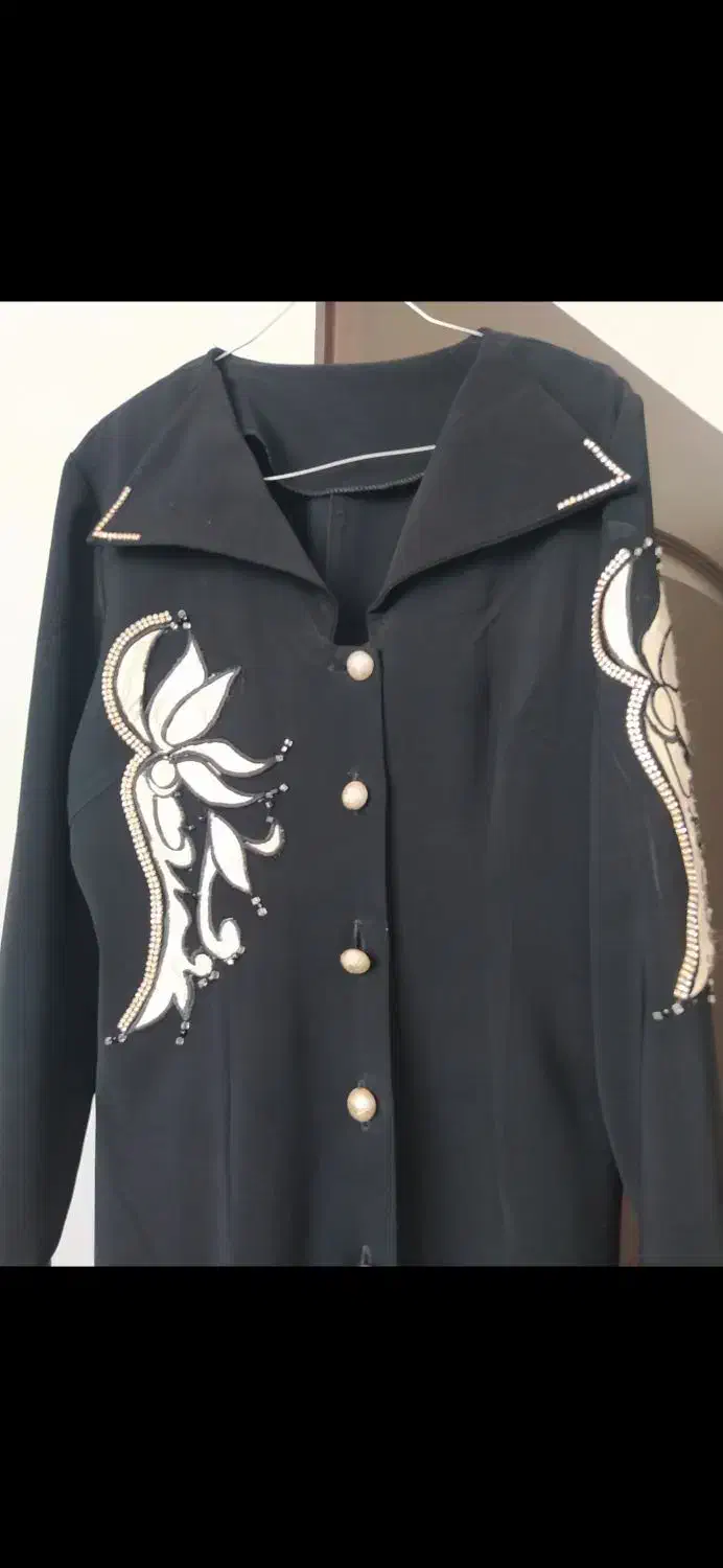 مانتو|لباس|کاشان, شهرک خاتم الانبیا (مسکن ملی کاشان)|دیوار