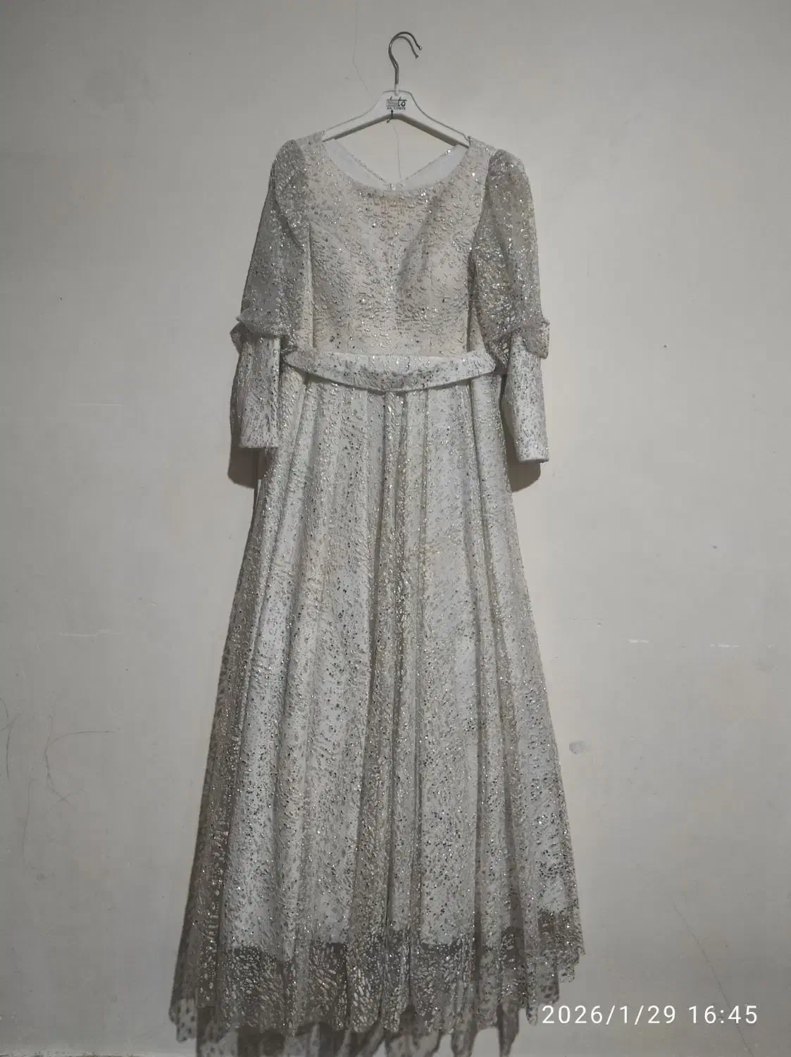 لباس نامزدی|لباس|اسفراین, |دیوار