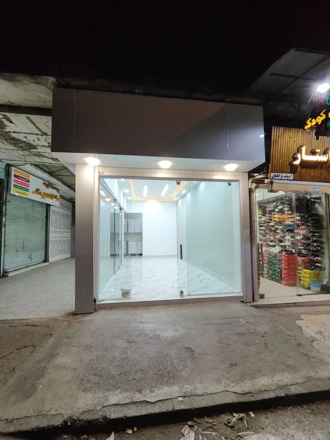 مغازه دونبش ۳۰ متر دم پل|فروش مغازه و غرفه|آمل, |دیوار
