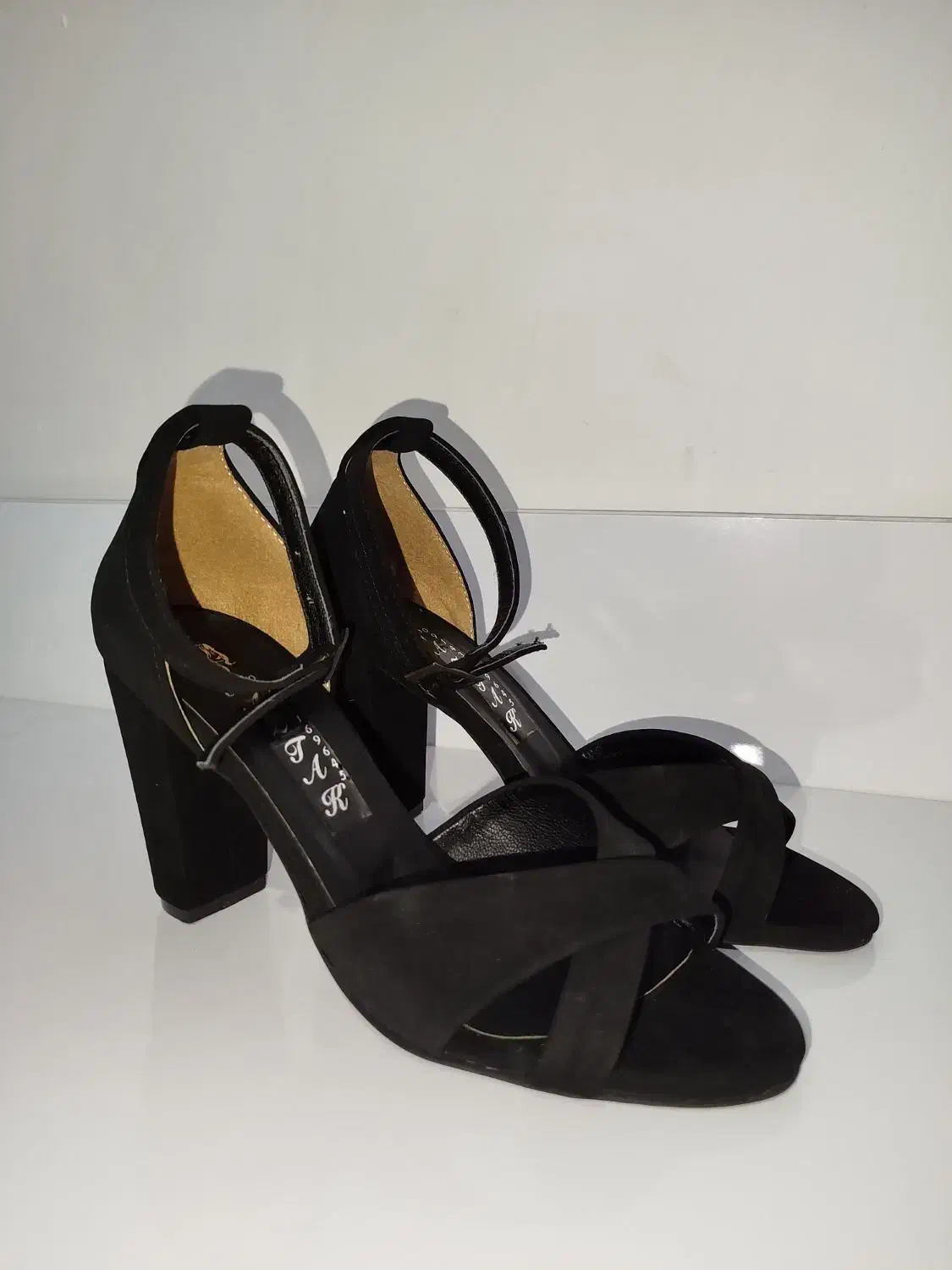 کفش مجلسی|کیف، کفش، کمربند|تبریز, |دیوار