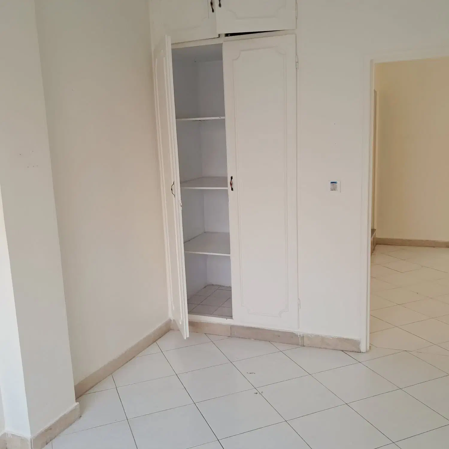 120 متر / سه خواب / با آسانسور