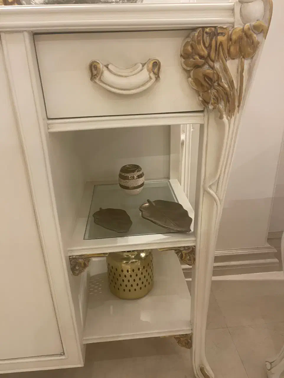 کنسول و ایینه چوبی بزرگ|بوفه، ویترین، کنسول|تهران, قیطریه|دیوار