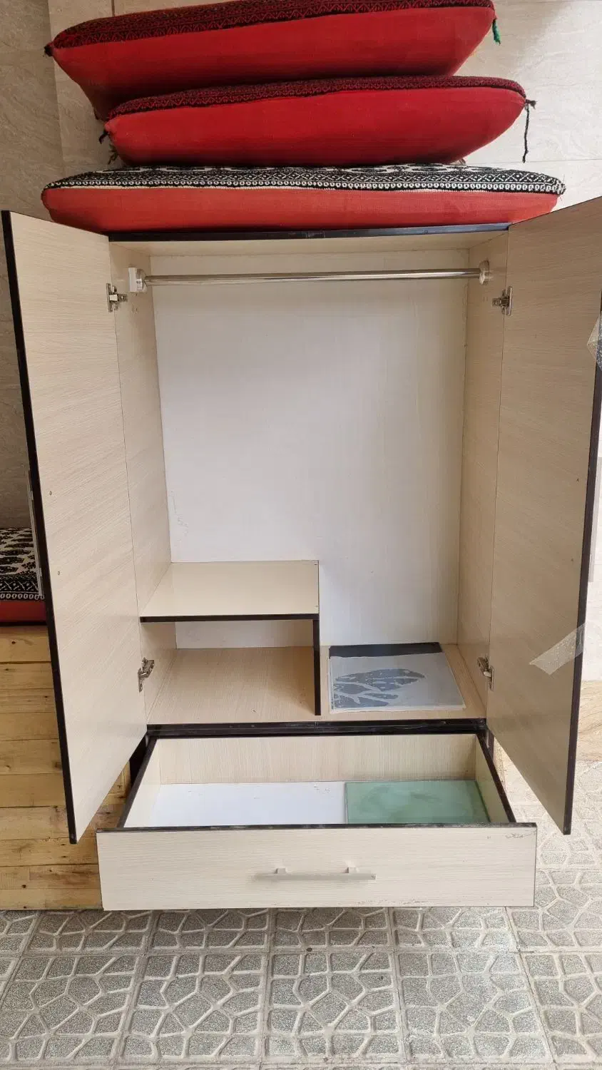 کمد|جاکفشی، کمد، دراور|بیرجند, |دیوار