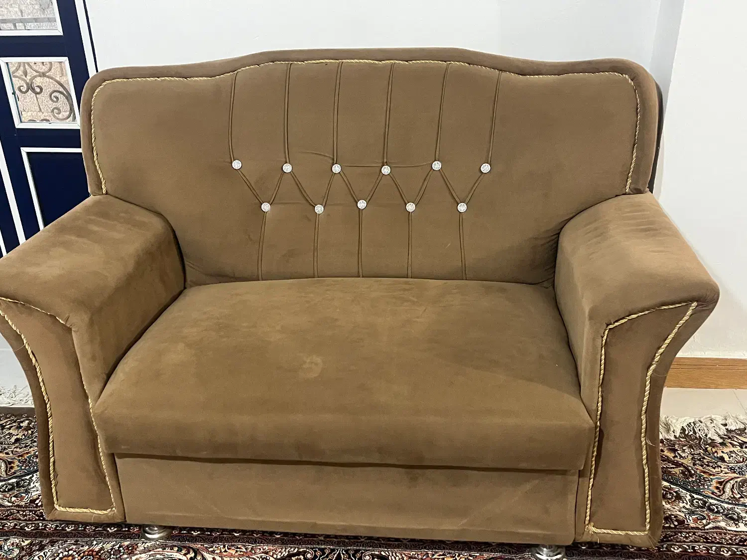 مبل ۷نفره|مبلمان خانگی و میز عسلی|لاهیجان, کوی خزر|دیوار