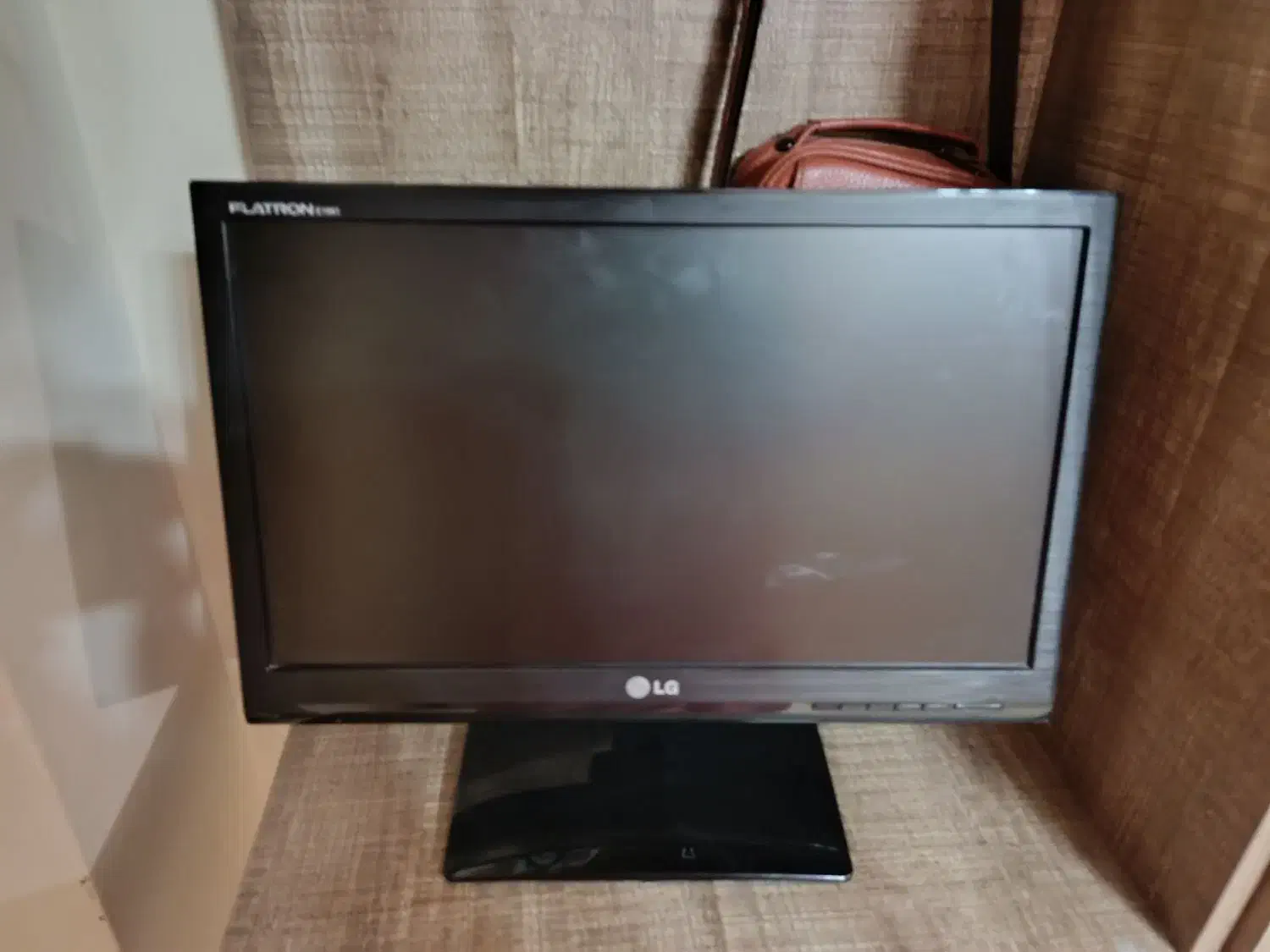 کامپیوتر سالم و کم کار|رایانه رومیزی|بروجن, |دیوار