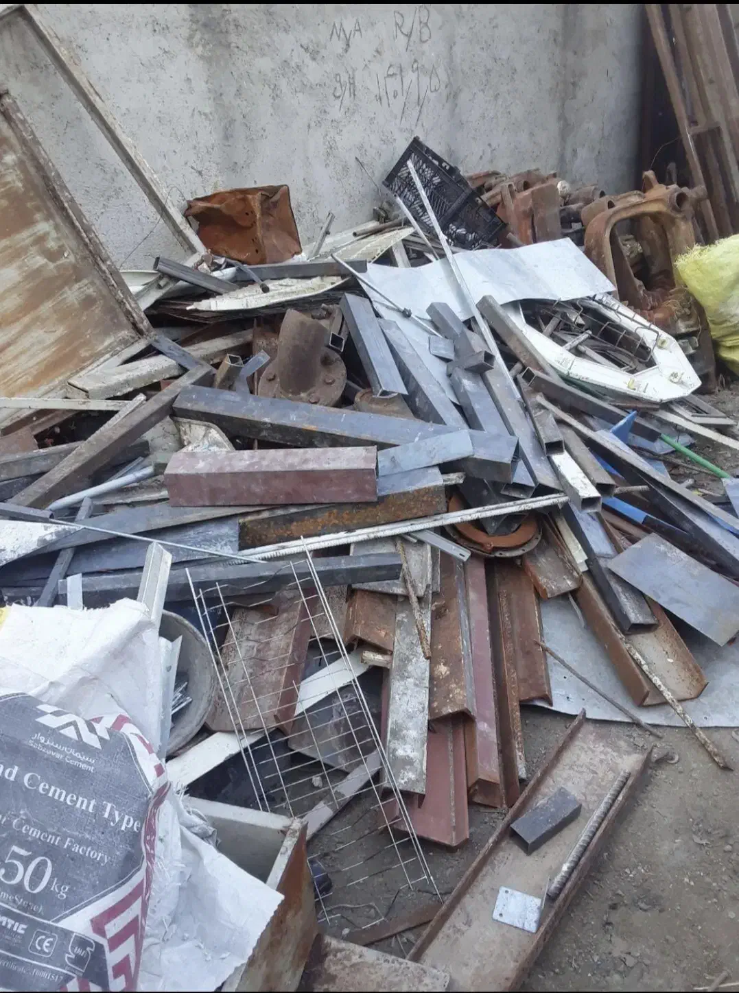 خریدار ضایعات آهن چدن مس برنج آلمینیوم وقیره|خدمات پیشه و مهارت|تهران, قلهک|دیوار