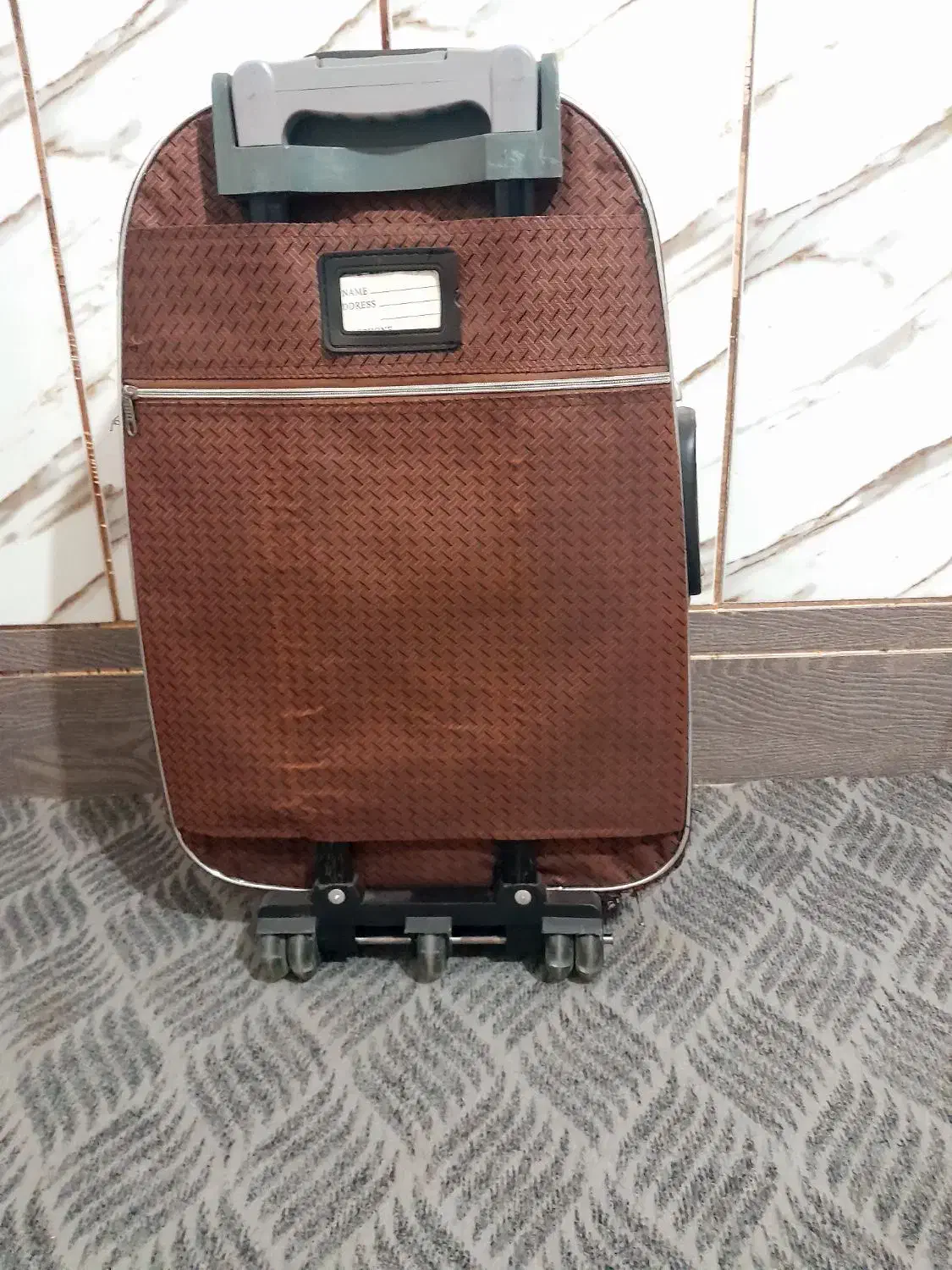 چمدان سایز متوسط|کیف، کفش، کمربند|زاهدان, |دیوار