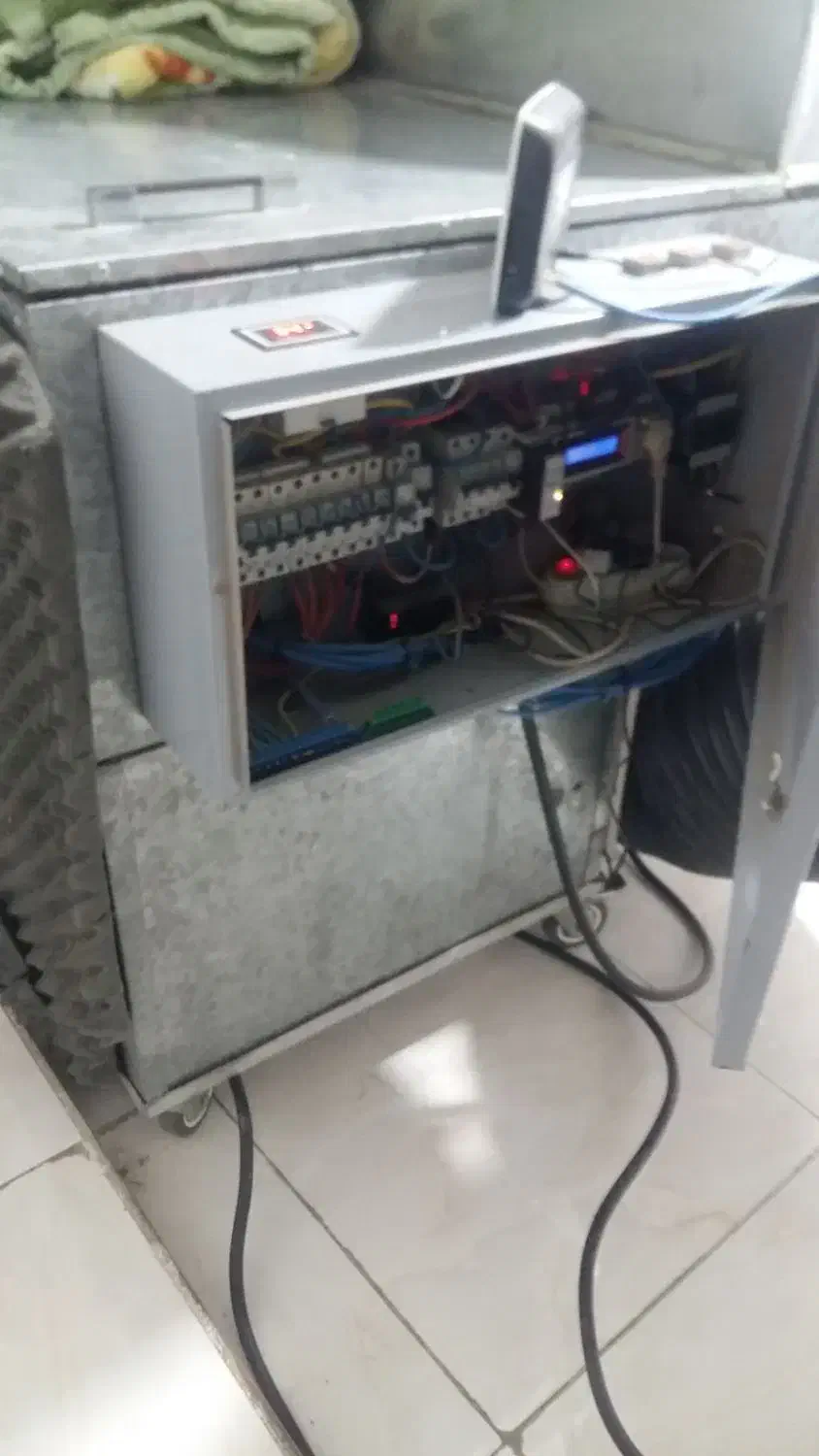 باکس ماینر ۶ظرفیتی ۳فاز سیستم پیامکی|قطعات و لوازم جانبی رایانه|کرمانشاه, |دیوار