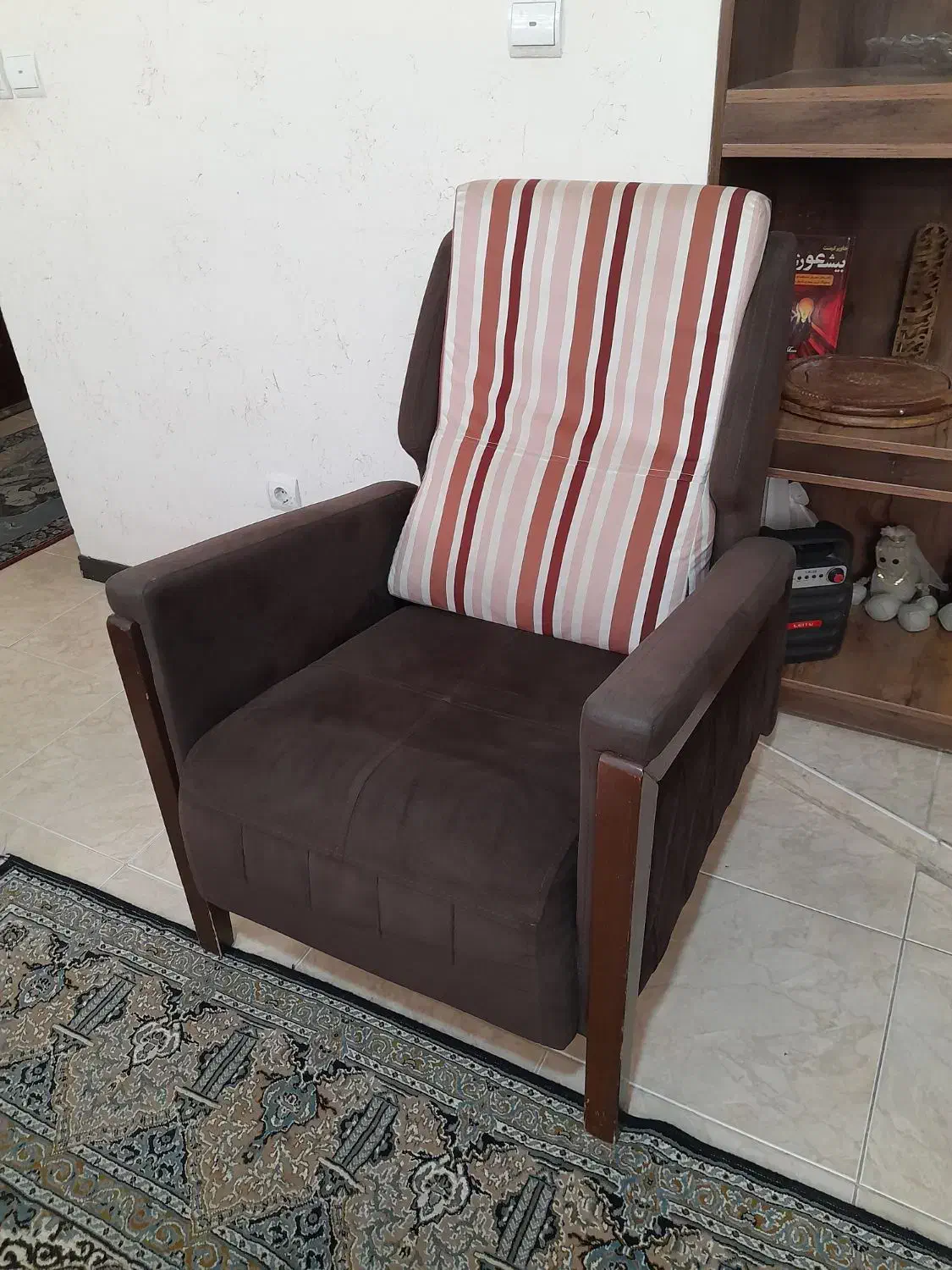 مبل کارکرده قیمت مناسب|مبلمان خانگی و میز عسلی|صدرا-فارس, فاز ۲|دیوار