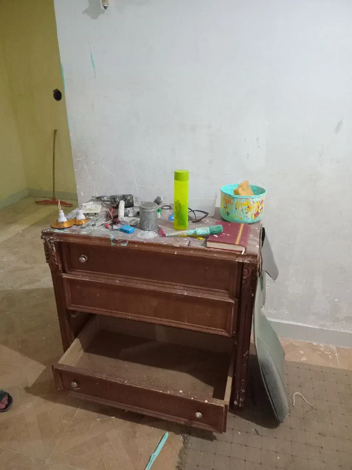 بوفه و رخت آویز|بندرخت و رخت‌آویز|بندر ماهشهر, |دیوار
