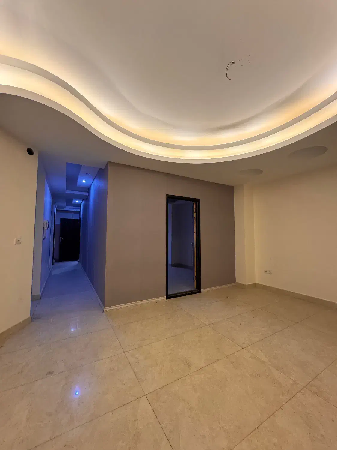 فروش‌خدماتی‌۱۳۸متر‌پرواز‌گلشهر‌ائل‌گلی|فروش دفتر کار، اتاق اداری، مطب|تبریز, |دیوار