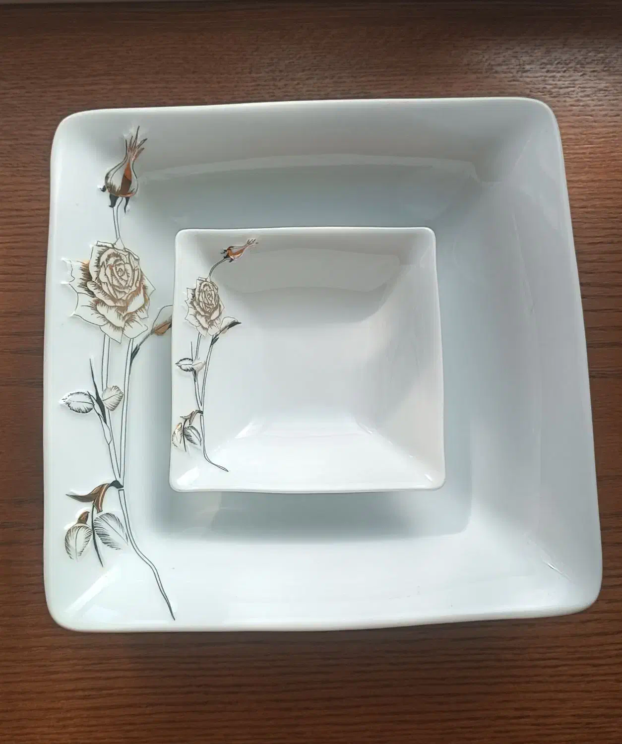 چینی درجه یک گل برجسته|ظروف سرو و پذیرایی|بندر امام خمینی, |دیوار