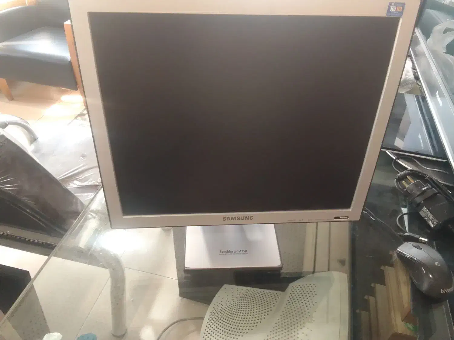 ال سی دی سامسونگ 17اینچ|قطعات و لوازم جانبی رایانه|تهران, فلسطین (میدان انقلاب)|دیوار