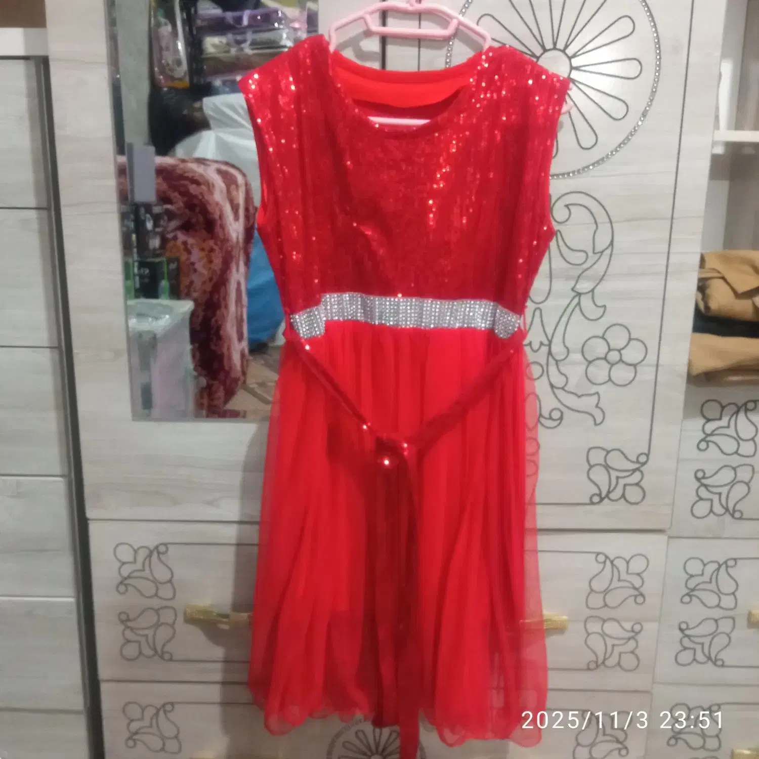 لباس|لباس|نیمروز, |دیوار